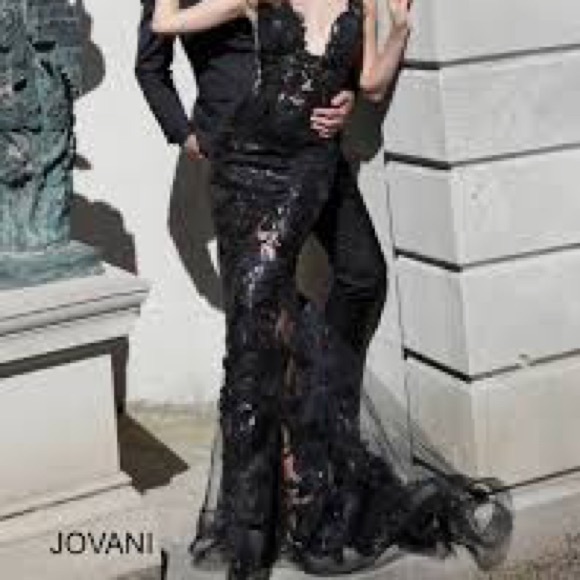 Worn Once! Size 4, beautiful - Picture 1 of 1